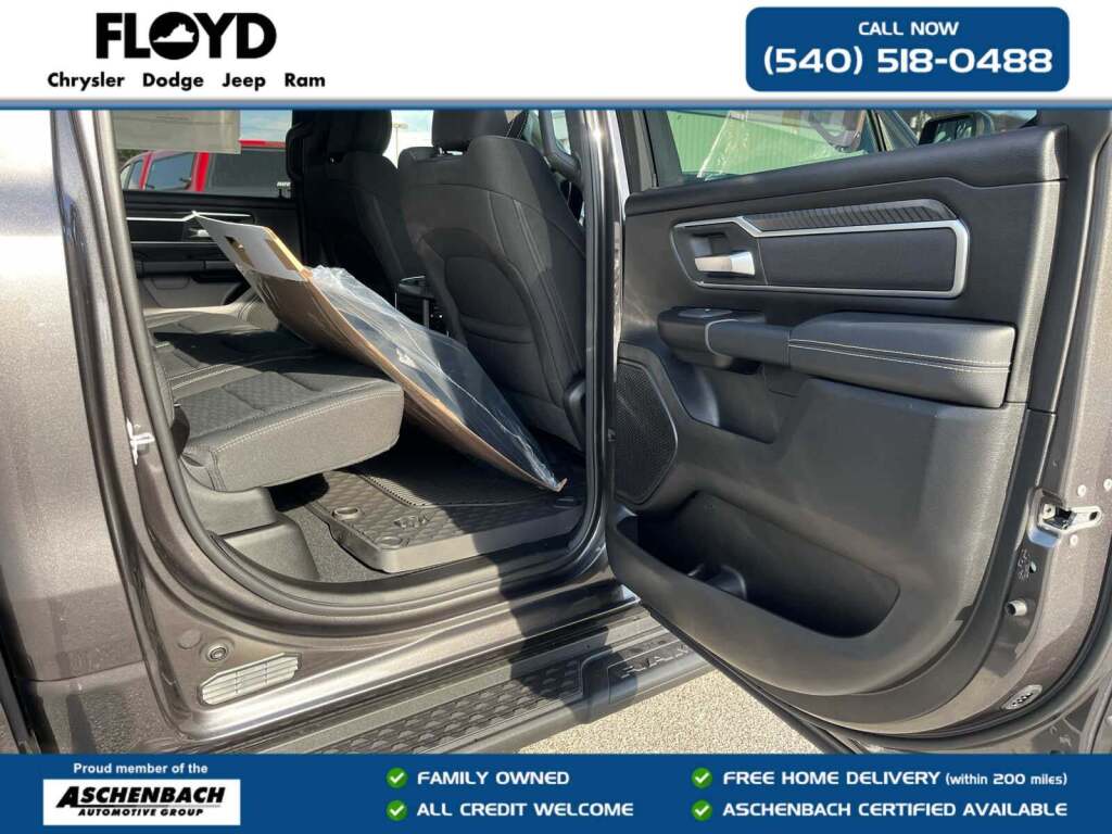 2026 Ram 1500 Big Horn Crew Cab 4x4 5'7" Box