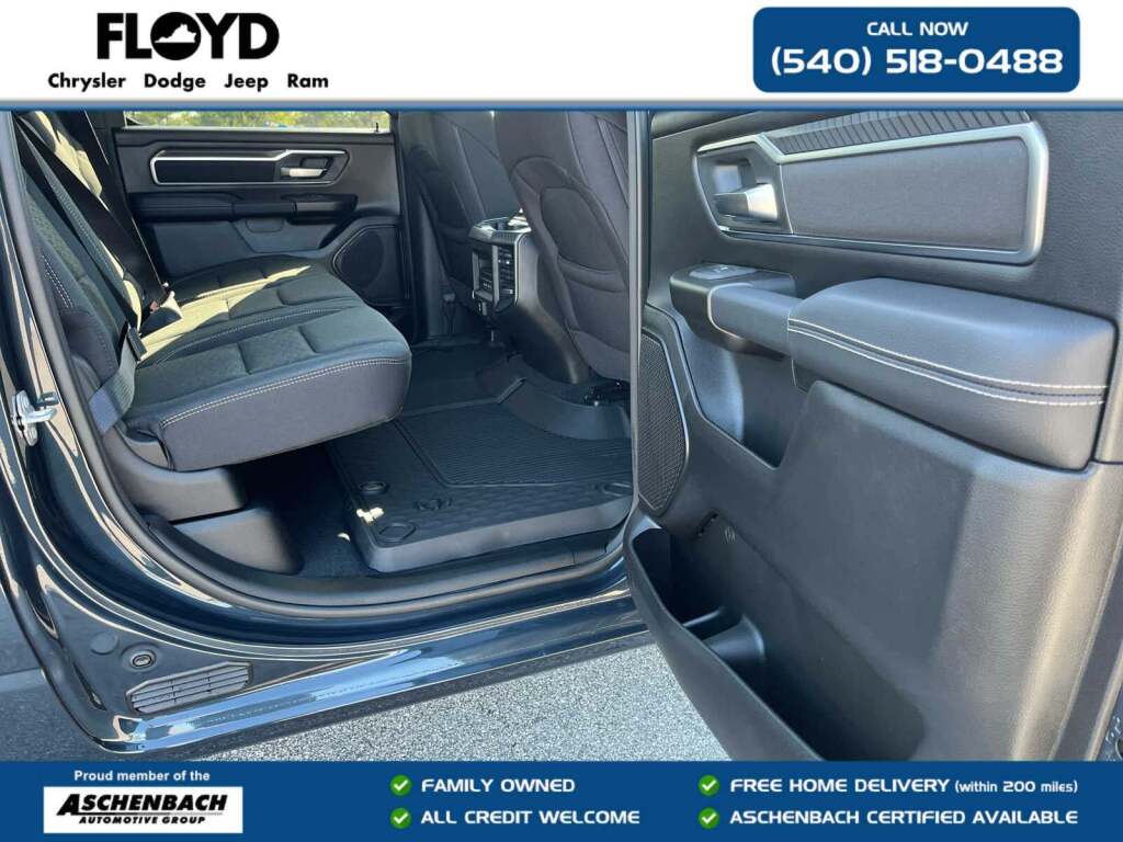 2026 Ram 1500 Big Horn Crew Cab 4x4 5'7" Box