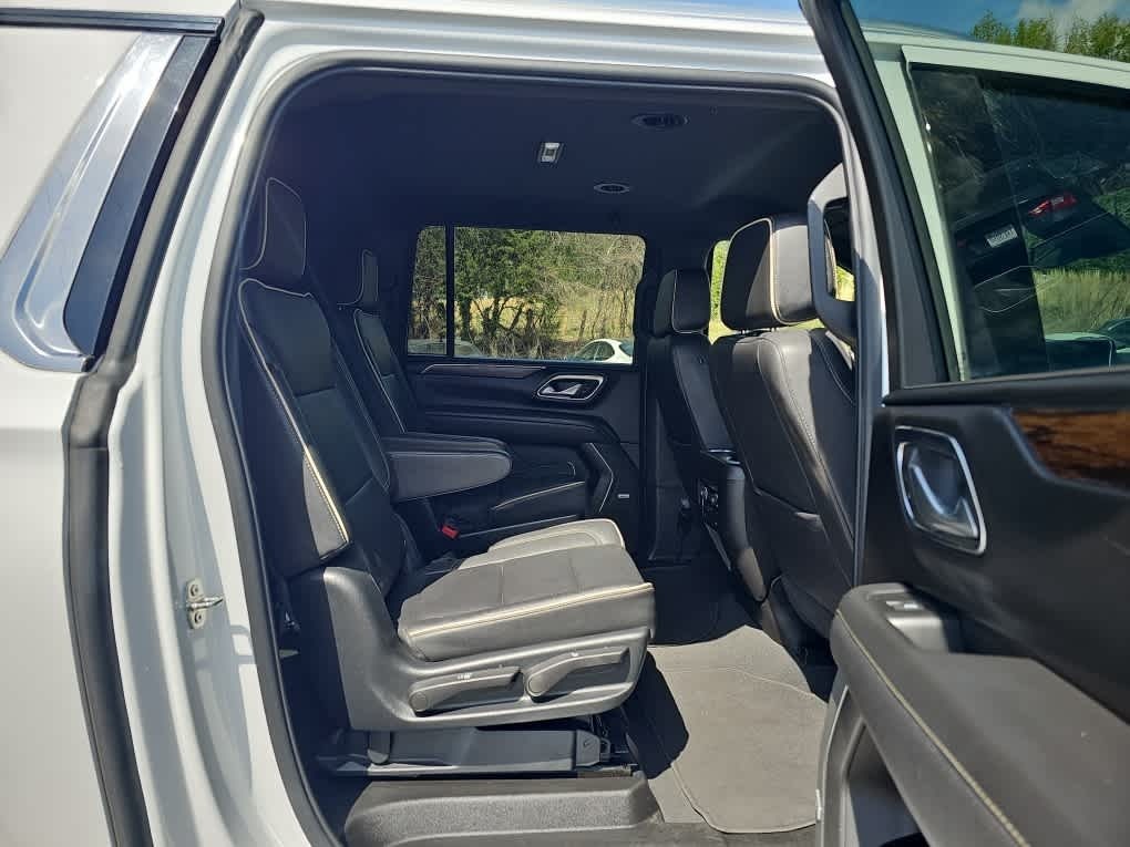 2023 Chevrolet Suburban 4WD Premier