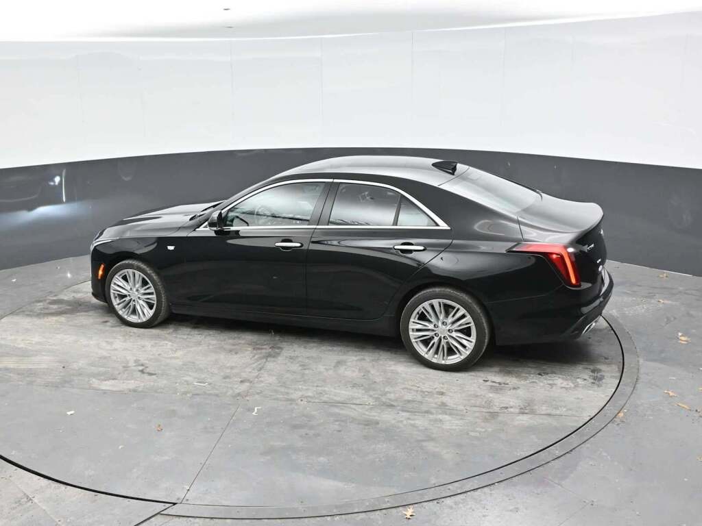 2023 Cadillac CT4 Premium Luxury