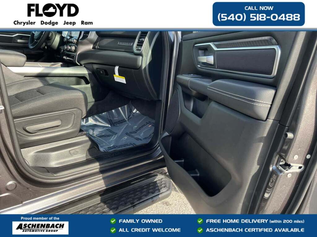 2026 Ram 1500 Big Horn Crew Cab 4x4 5'7" Box