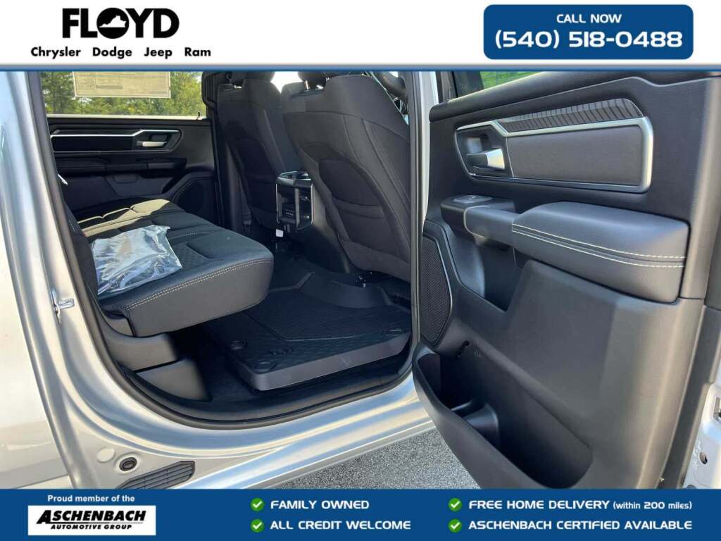 2026 Ram 1500 Big Horn Crew Cab 4x4 5'7" Box