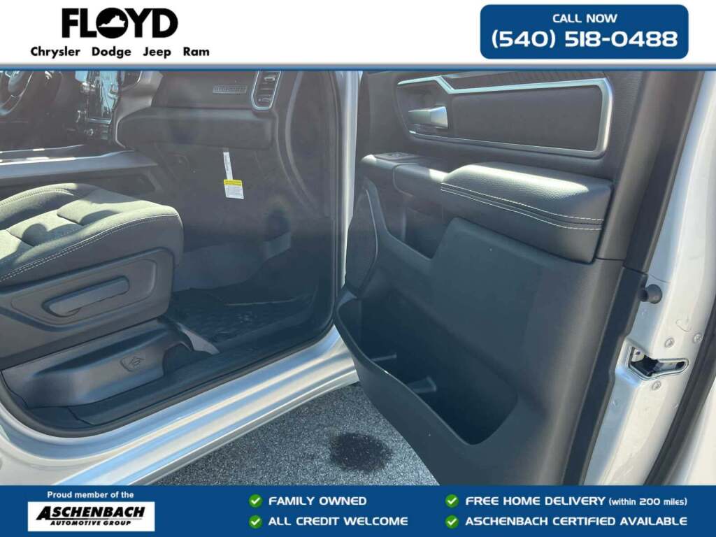 2026 Ram 1500 Big Horn Crew Cab 4x4 5'7" Box