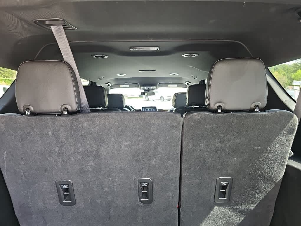 2023 Chevrolet Suburban 4WD Premier