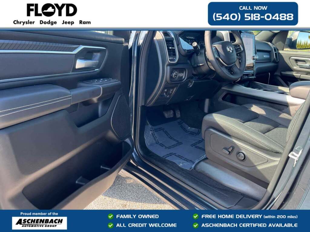 2026 Ram 1500 Big Horn Crew Cab 4x4 5'7" Box