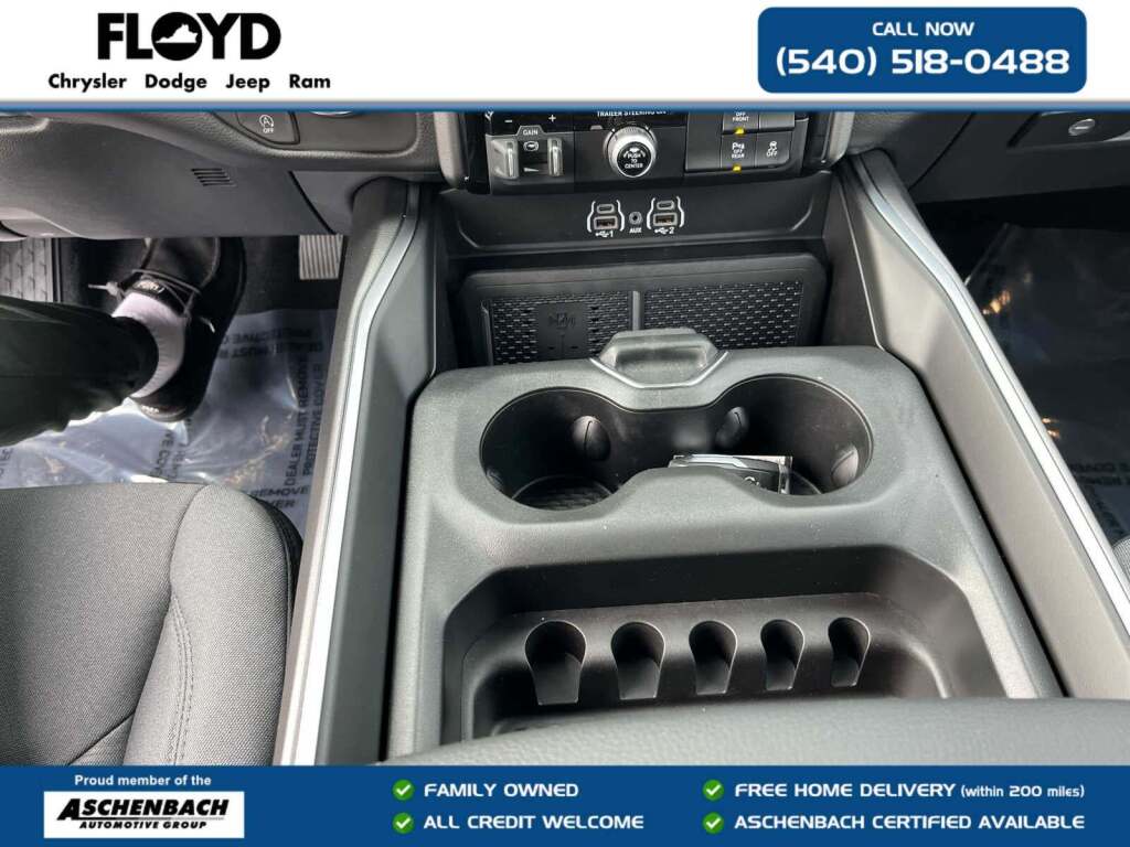2026 Ram 1500 Big Horn Crew Cab 4x4 5'7" Box