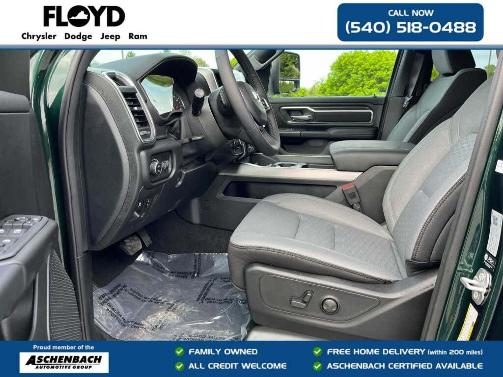 2026 Ram 1500 Big Horn Crew Cab 4x4 5'7" Box