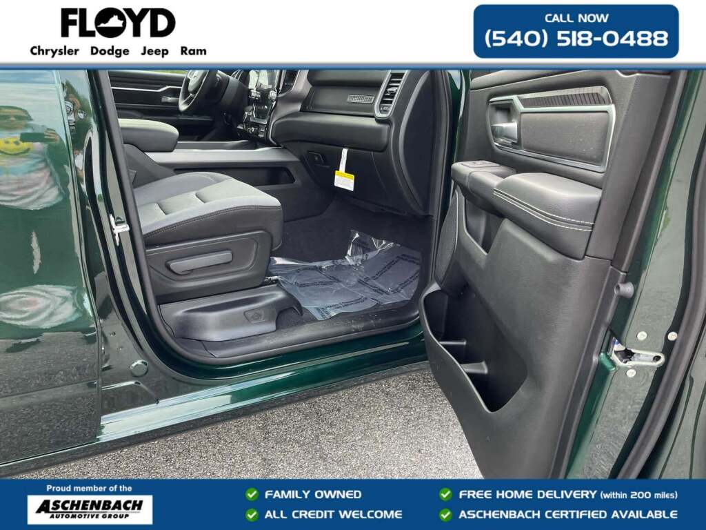 2026 Ram 1500 Big Horn Crew Cab 4x4 5'7" Box