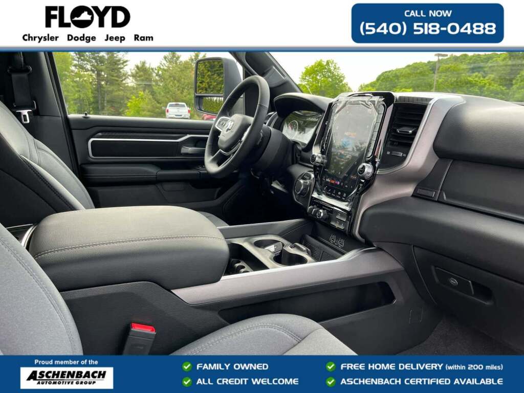 2026 Ram 1500 Big Horn Crew Cab 4x4 5'7" Box