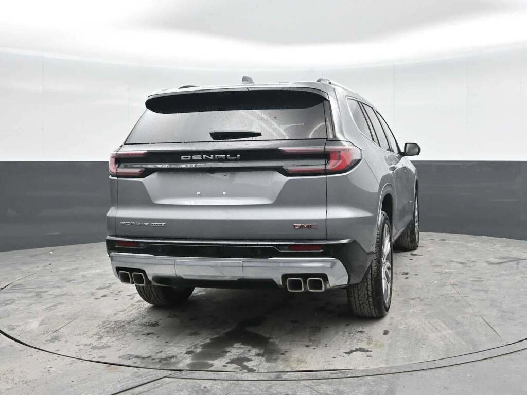 2026 GMC Acadia Denali AWD
