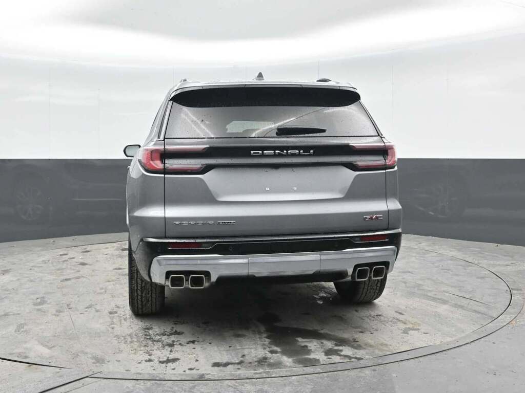 2026 GMC Acadia Denali AWD