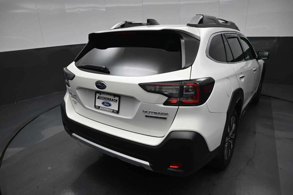 2023 Subaru Outback Touring XT