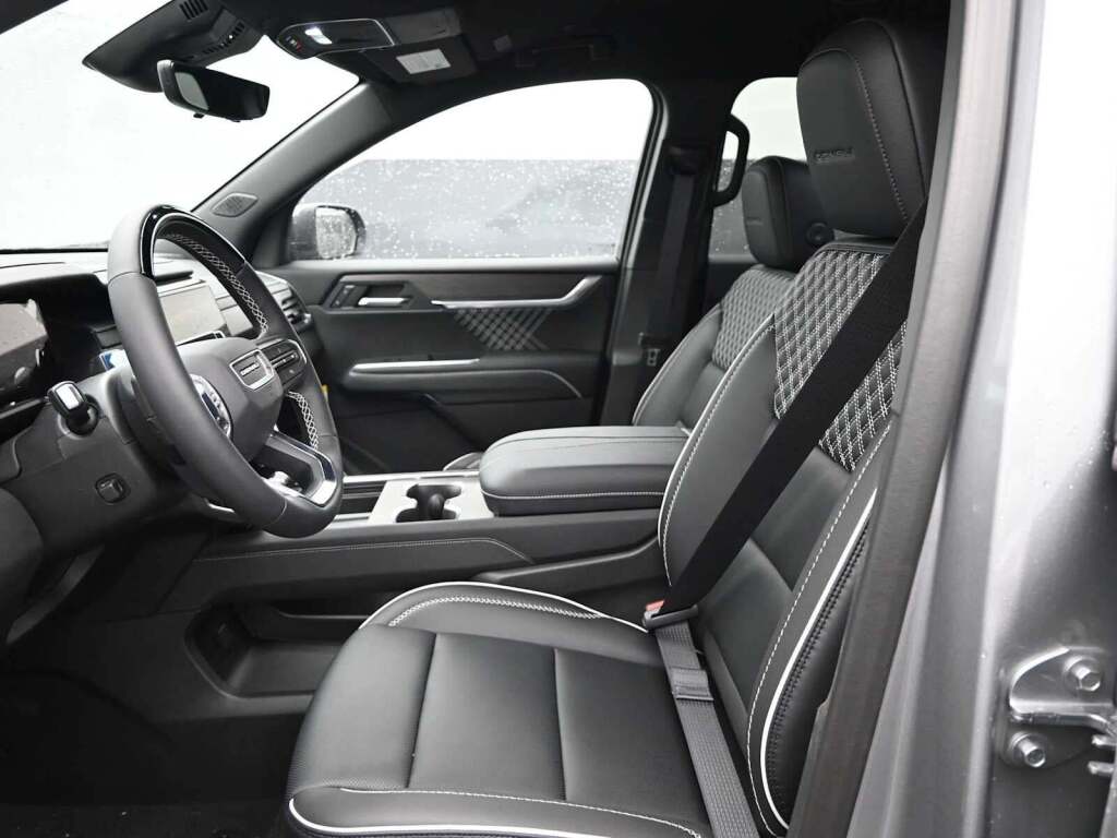 2026 GMC Acadia Denali AWD