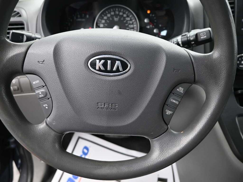2012 Kia Sedona LX
