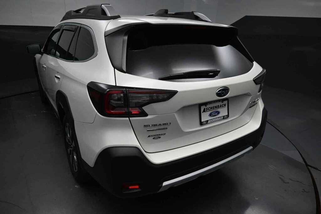 2023 Subaru Outback Touring XT
