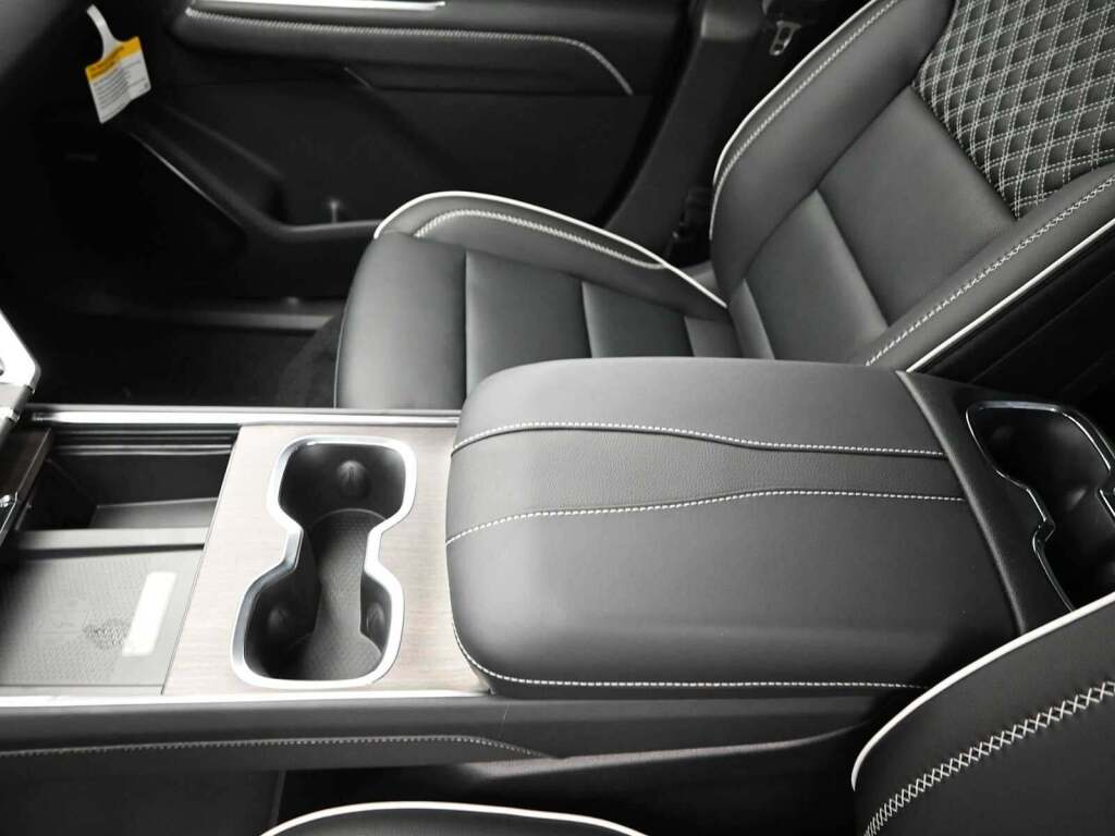 2026 GMC Acadia Denali AWD