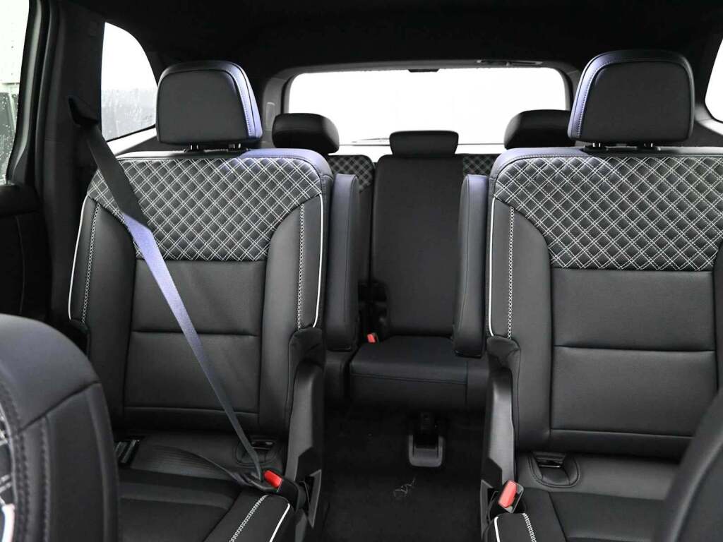 2026 GMC Acadia Denali AWD