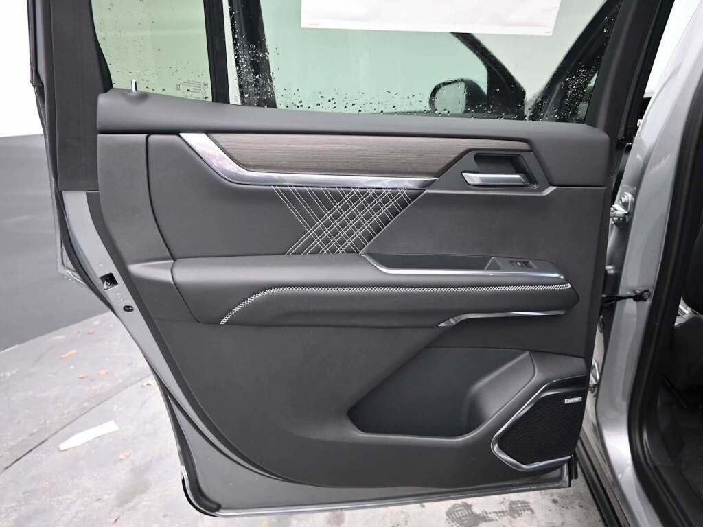 2026 GMC Acadia Denali AWD