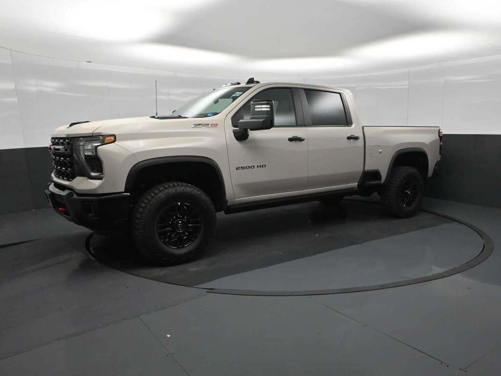 2026 Chevrolet Silverado 2500HD Crew Cab, Standard Bed, XR2, 4WD