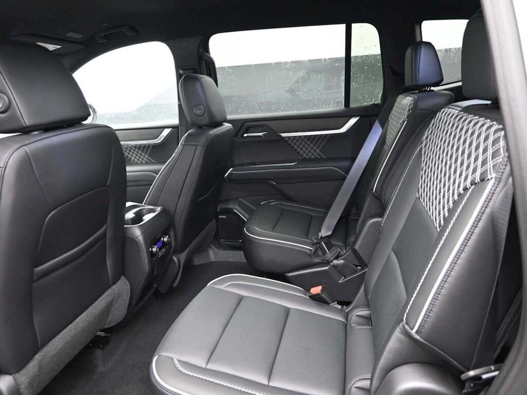 2026 GMC Acadia Denali AWD