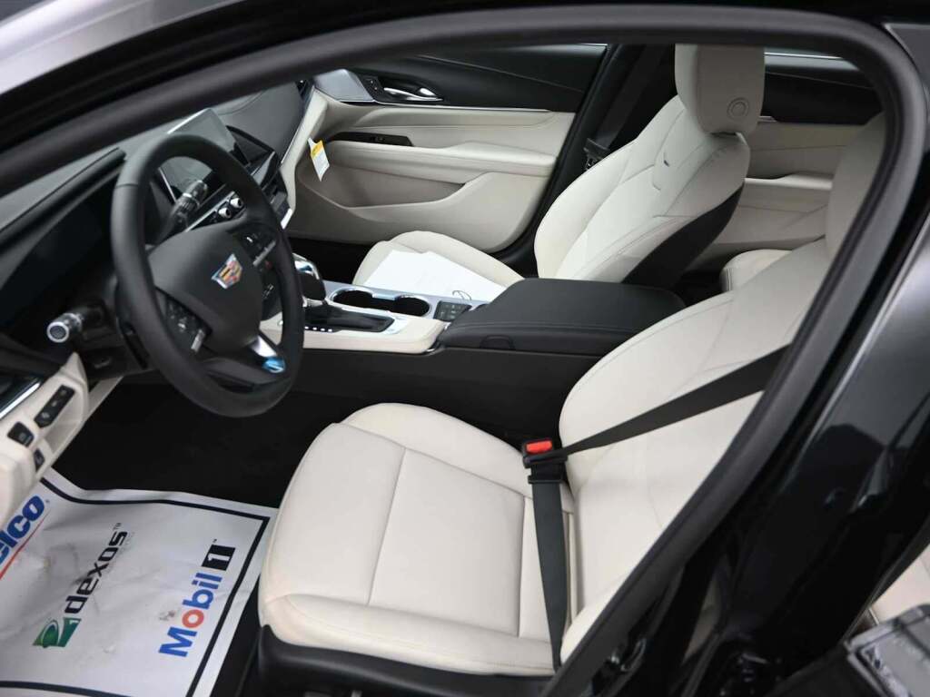 2025 Cadillac CT4 Premium Luxury RWD