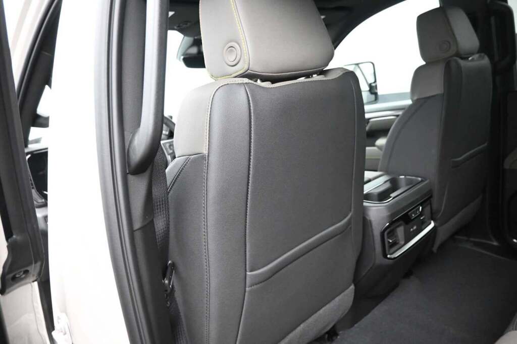 2026 Chevrolet Silverado 2500HD Crew Cab, Standard Bed, XR2, 4WD