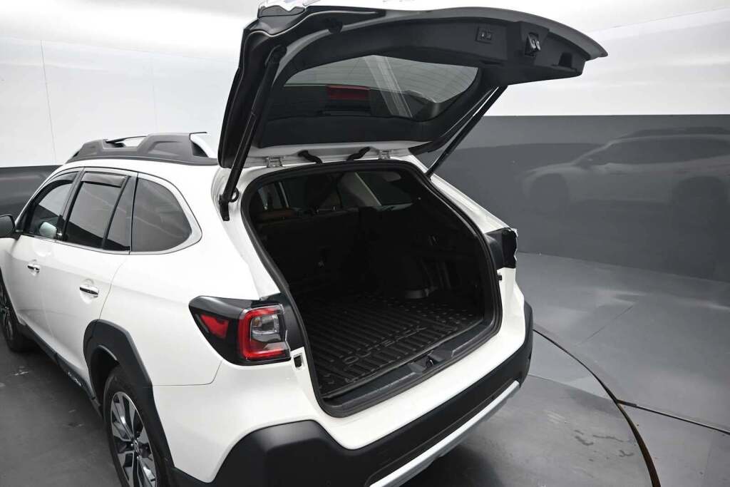 2023 Subaru Outback Touring XT