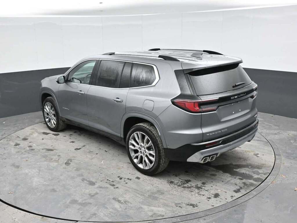 2026 GMC Acadia Denali AWD