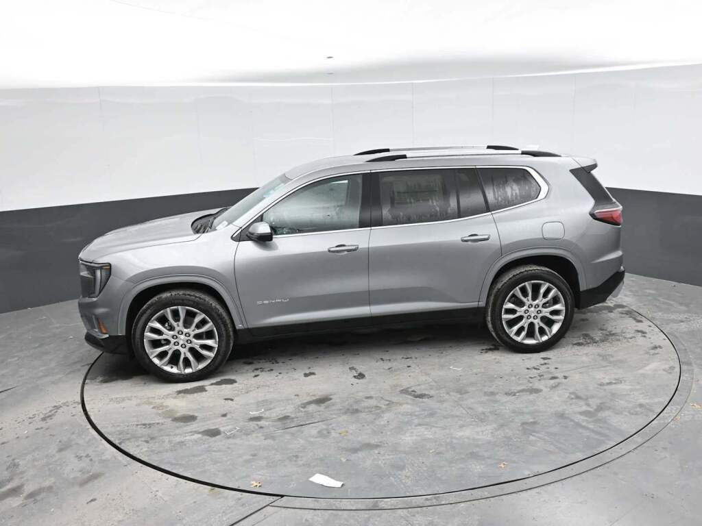 2026 GMC Acadia Denali AWD