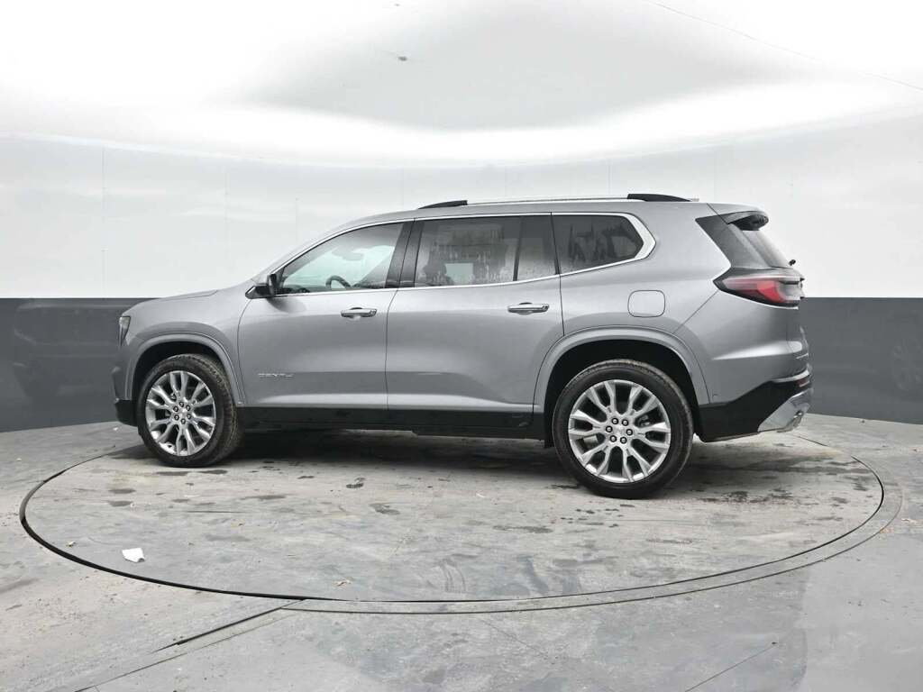 2026 GMC Acadia Denali AWD