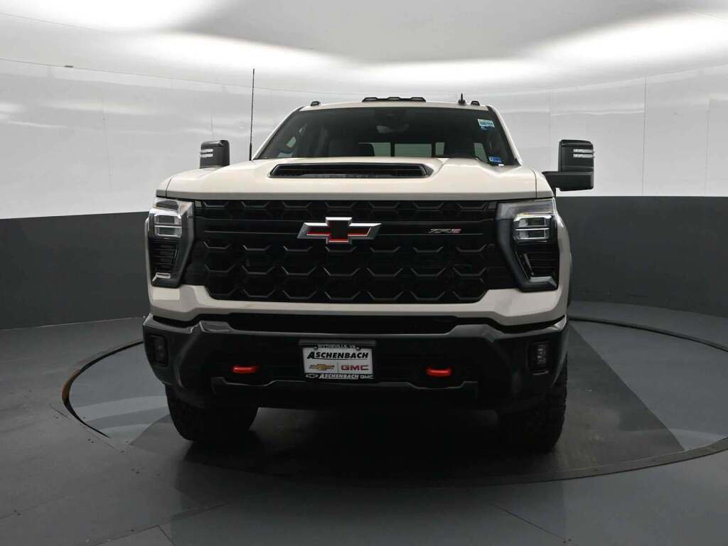 2026 Chevrolet Silverado 2500HD Crew Cab, Standard Bed, XR2, 4WD