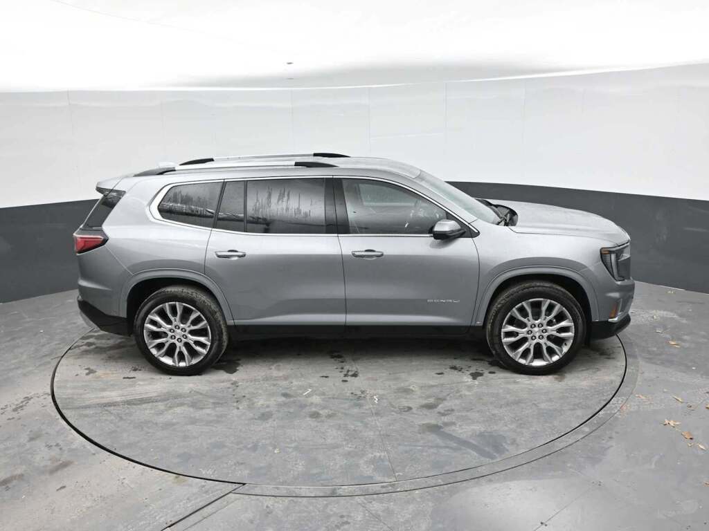 2026 GMC Acadia Denali AWD