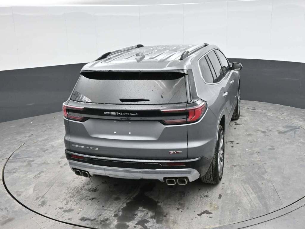 2026 GMC Acadia Denali AWD