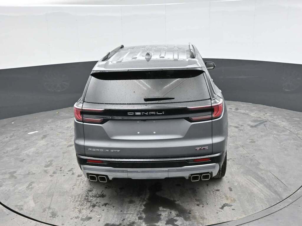 2026 GMC Acadia Denali AWD