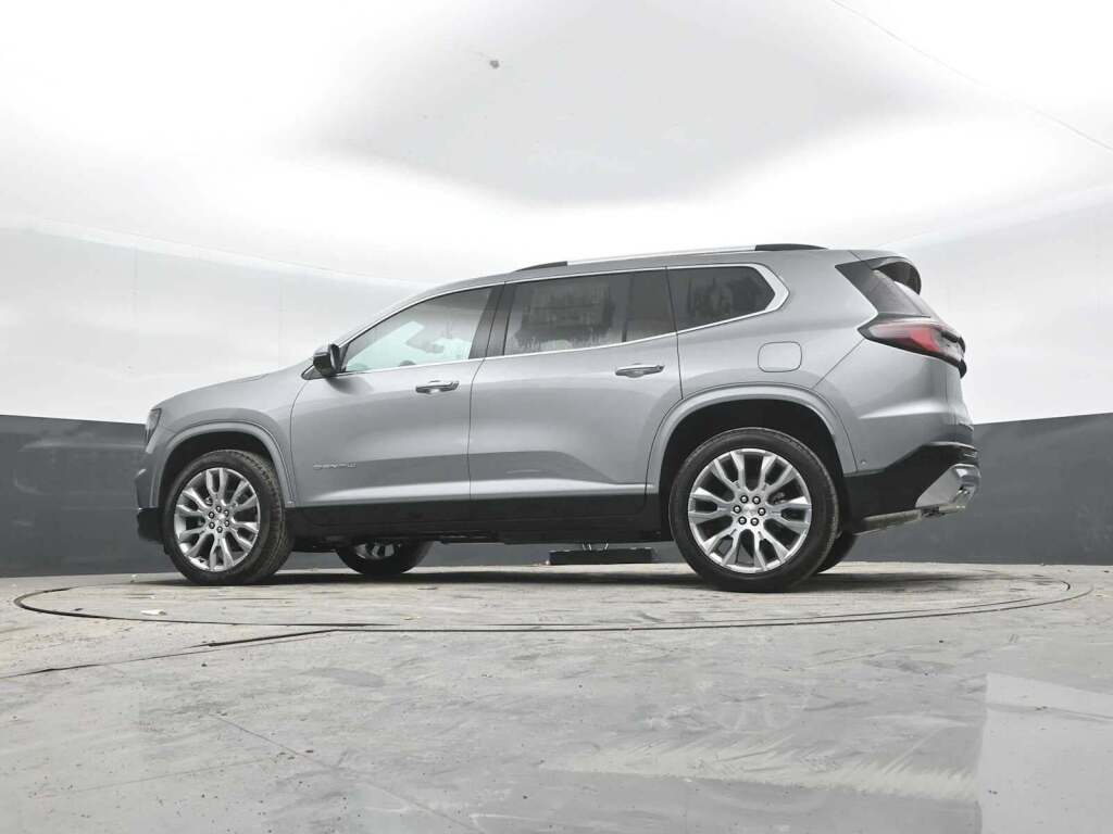 2026 GMC Acadia Denali AWD