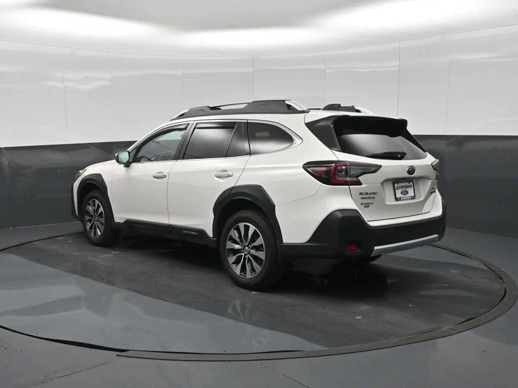 2023 Subaru Outback Touring XT