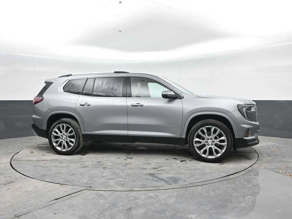 2026 GMC Acadia Denali AWD