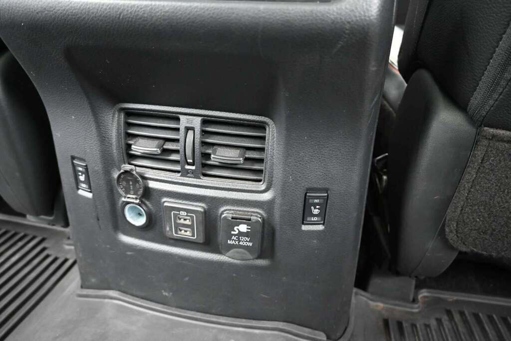 2024 Nissan TITAN Crew Cab PRO-4X 4x4
