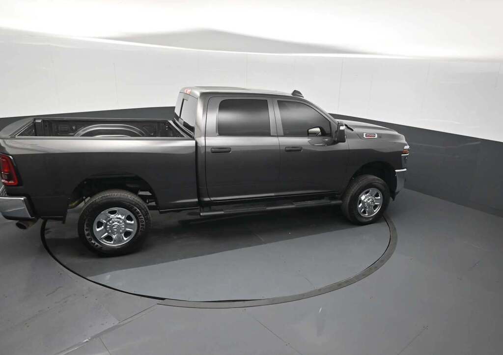 2025 Ram 2500 Tradesman Crew Cab 4x4 6'4" Box