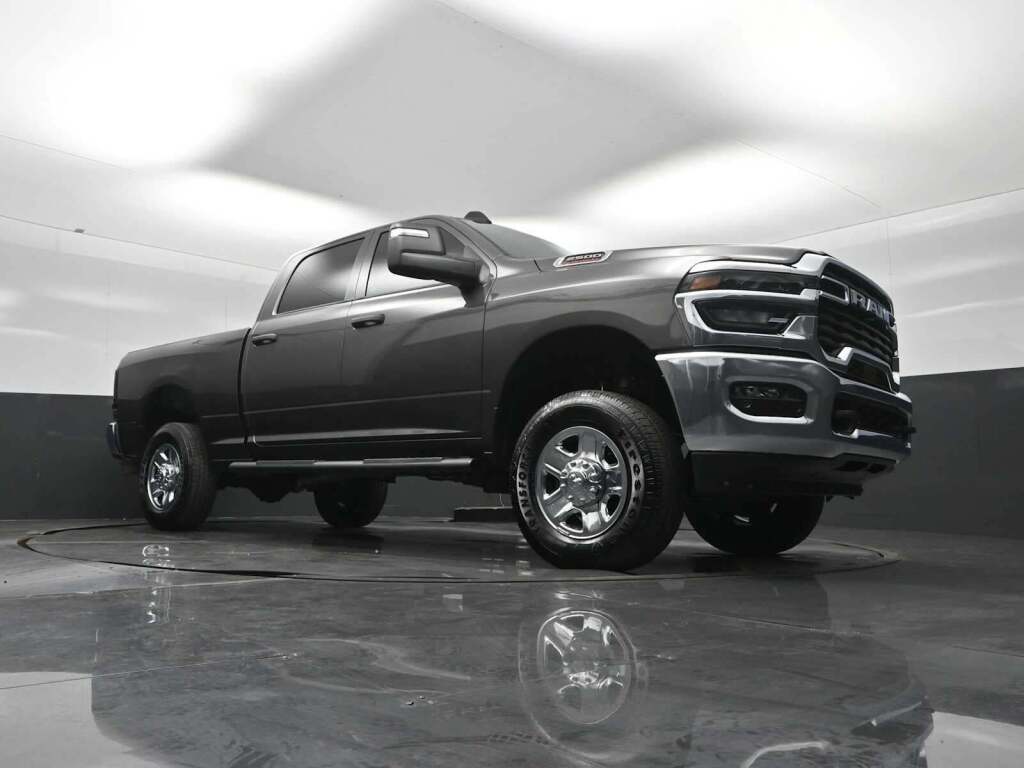 2025 Ram 2500 Tradesman Crew Cab 4x4 6'4" Box