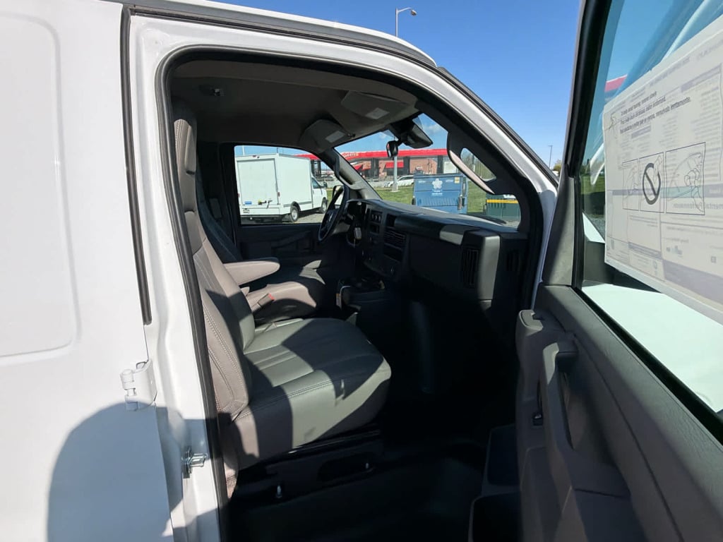 2025 Chevrolet Express Cargo RWD 2500 Regular Wheelbase WT