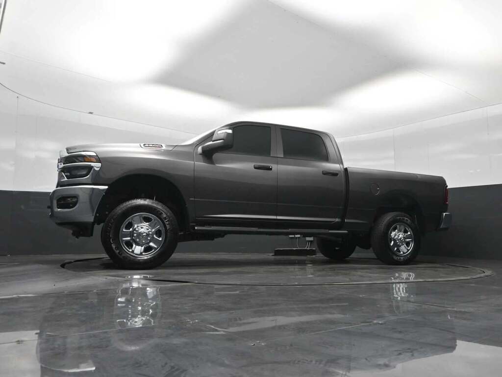 2025 Ram 2500 Tradesman Crew Cab 4x4 6'4" Box