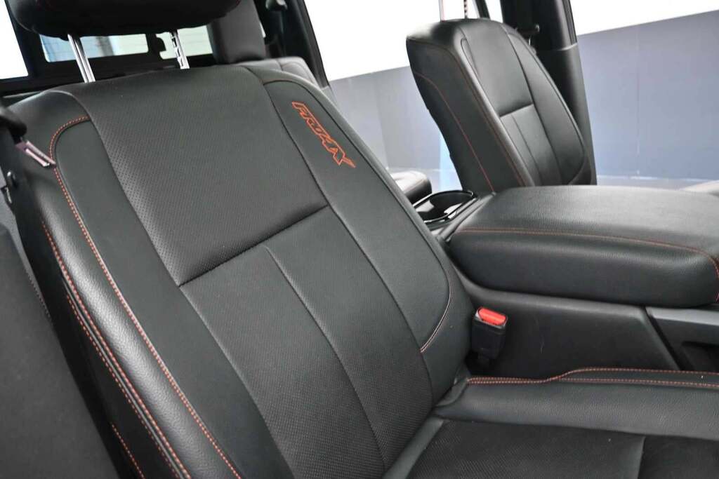 2024 Nissan TITAN Crew Cab PRO-4X 4x4