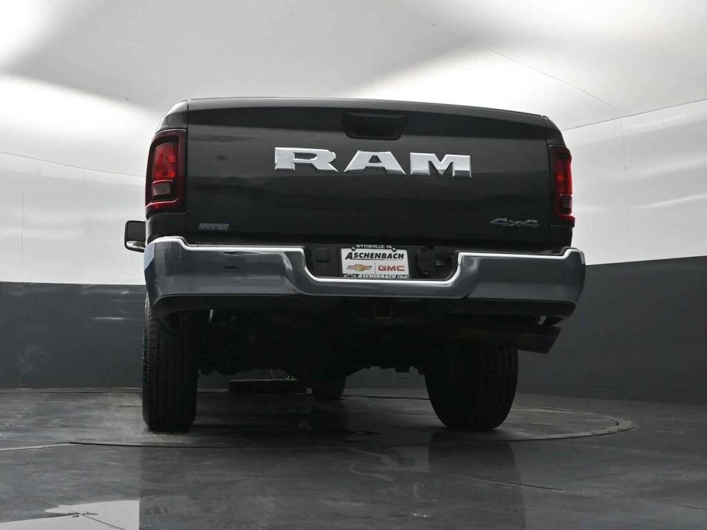 2025 Ram 2500 Tradesman Crew Cab 4x4 6'4" Box