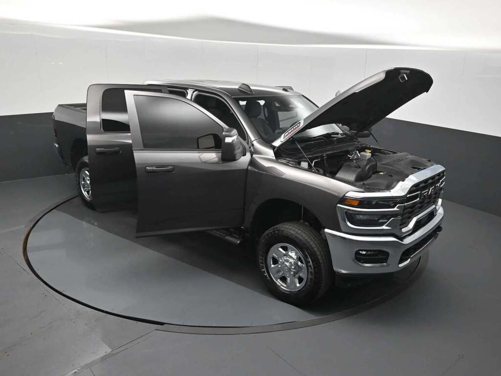 2025 Ram 2500 Tradesman Crew Cab 4x4 6'4" Box