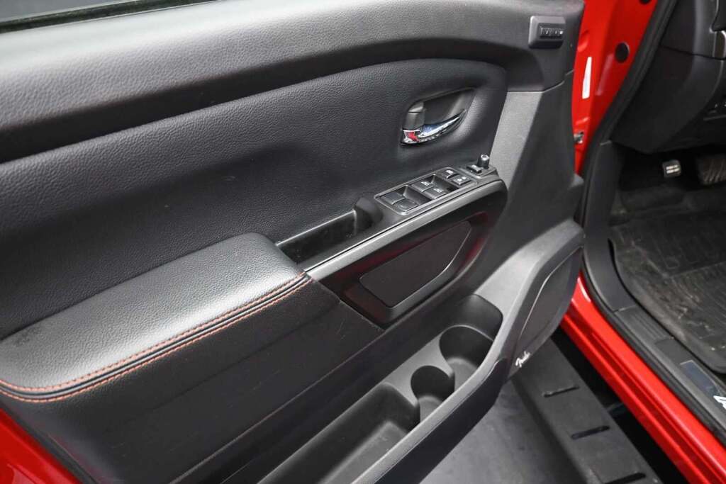 2024 Nissan TITAN Crew Cab PRO-4X 4x4