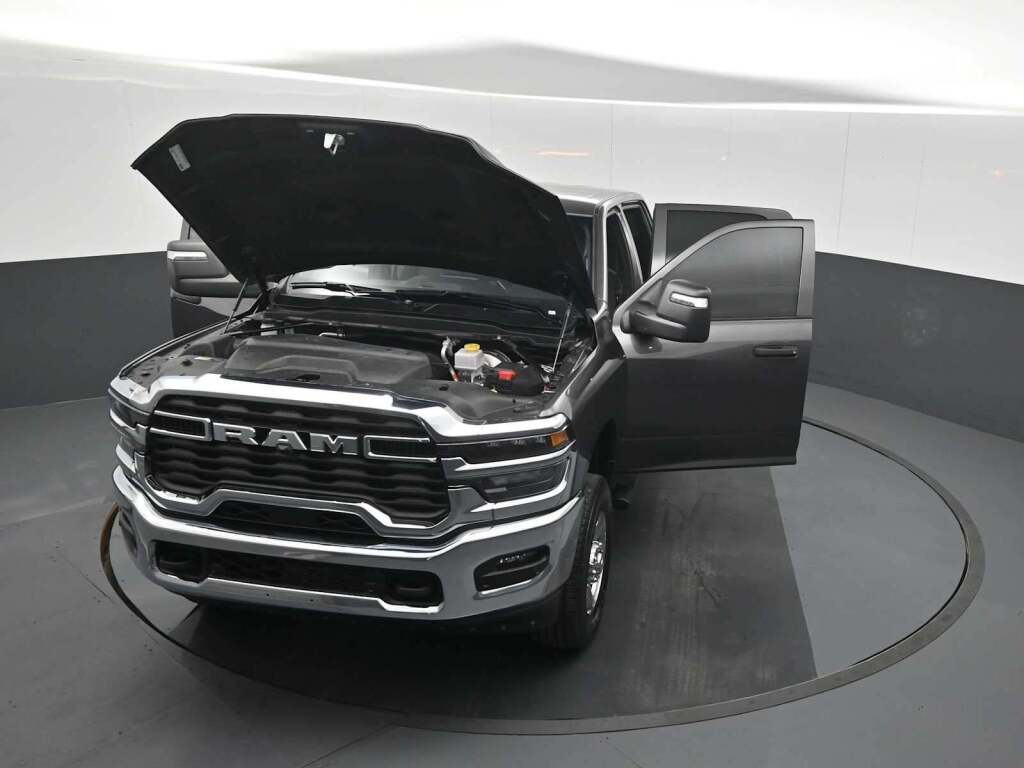 2025 Ram 2500 Tradesman Crew Cab 4x4 6'4" Box