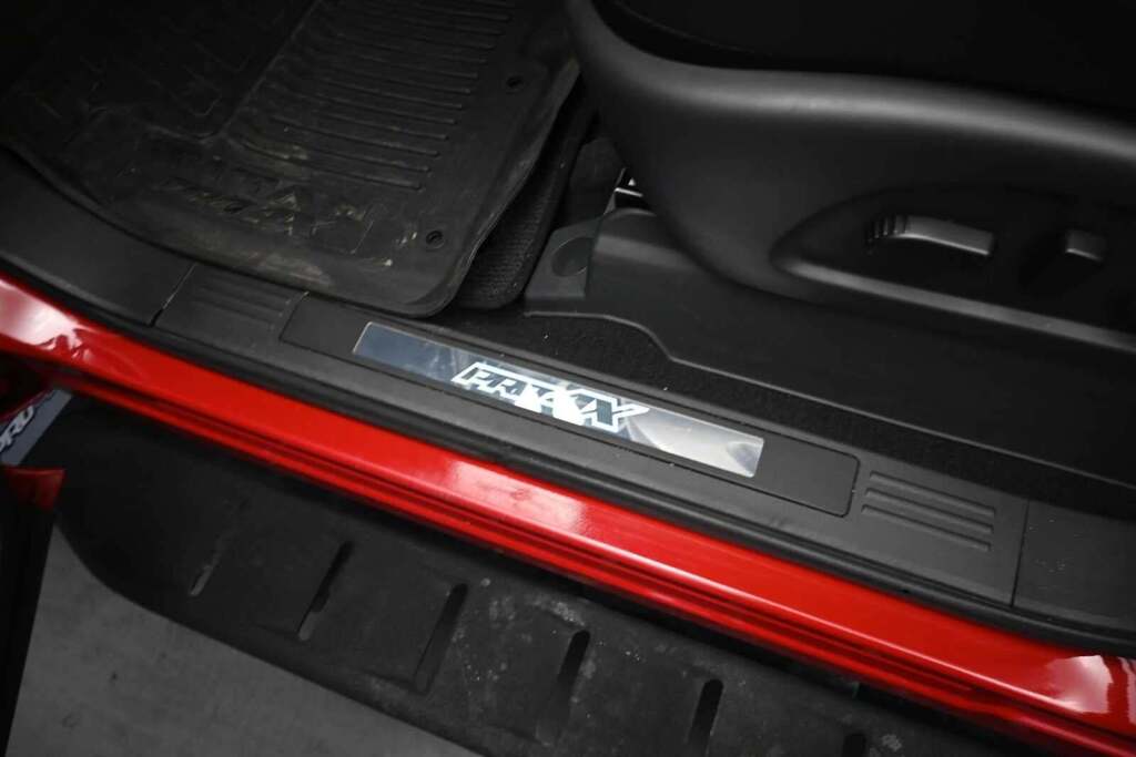 2024 Nissan TITAN Crew Cab PRO-4X 4x4