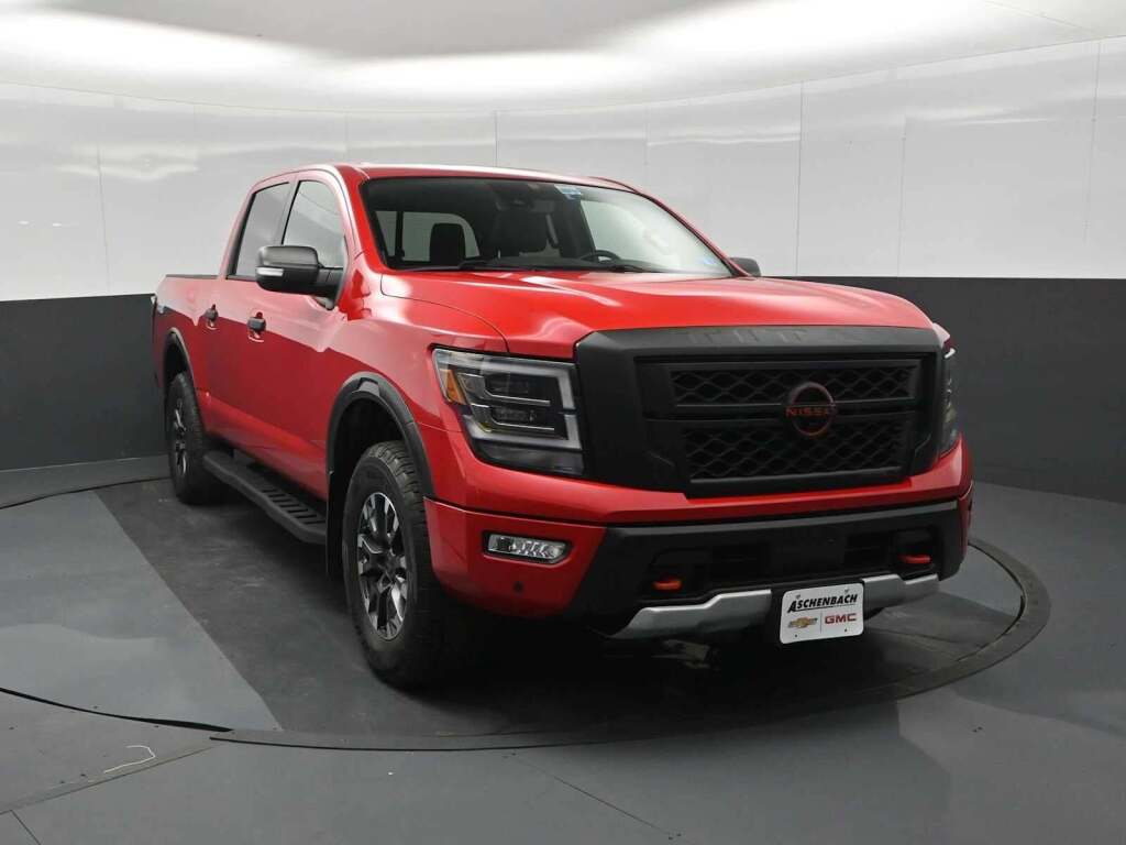 2024 Nissan TITAN Crew Cab PRO-4X 4x4