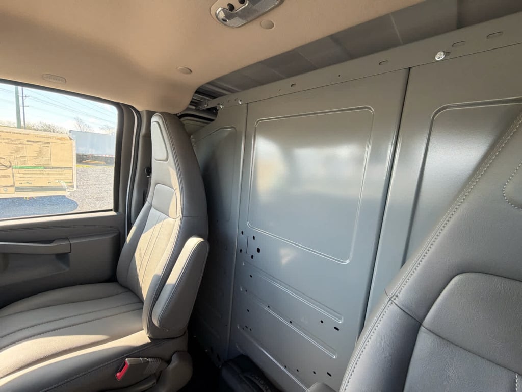 2025 Chevrolet Express Cargo RWD 2500 Regular Wheelbase WT